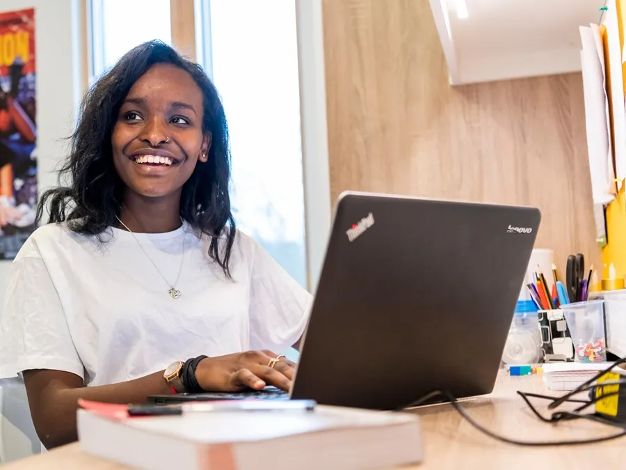 Student Accommodation Overseas: University Halls vs. Private Renting vs. Homestays