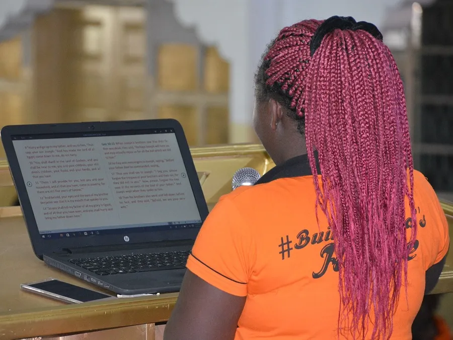 How to Apply for Study Abroad Scholarships & Grants in 2026